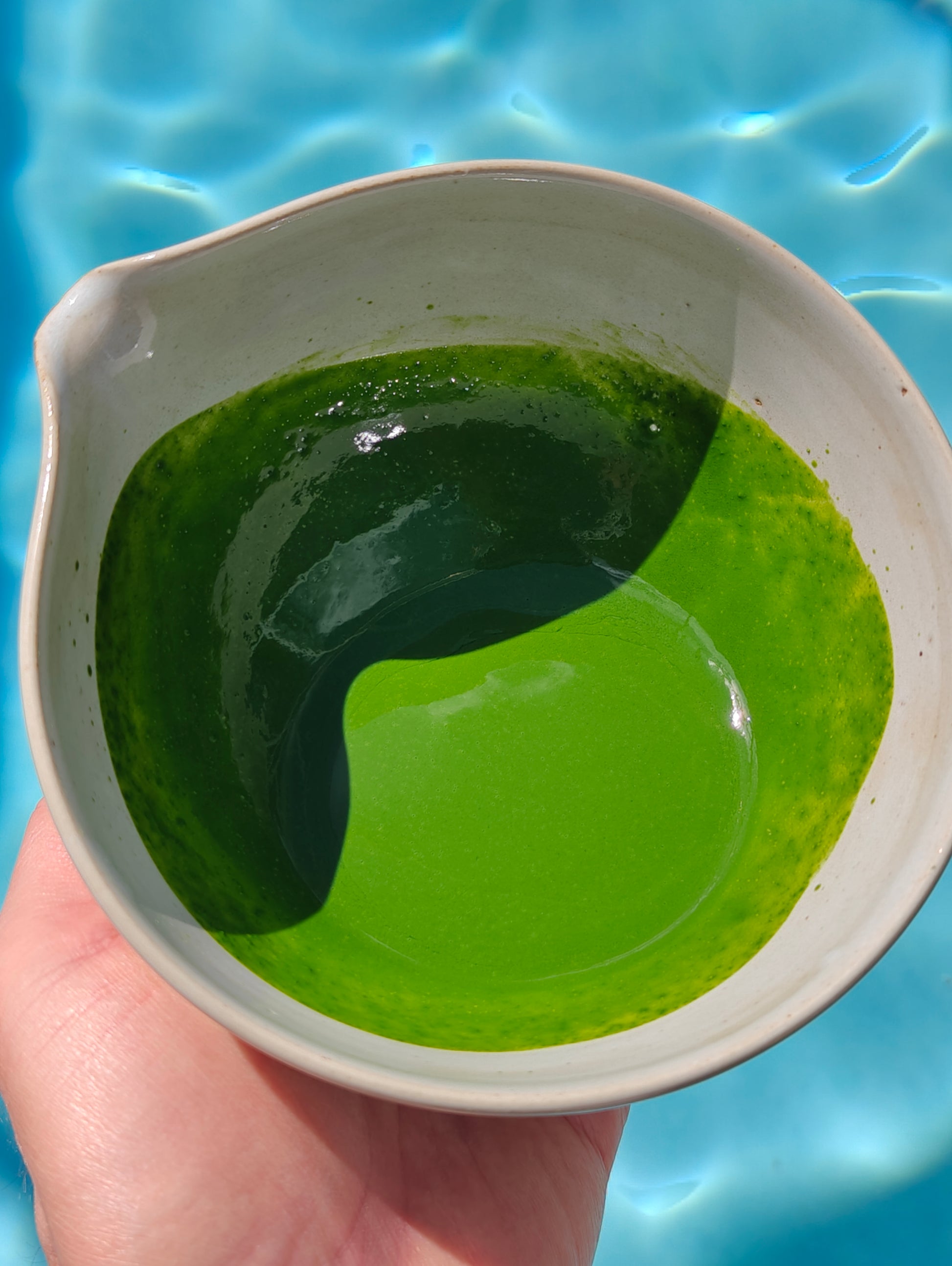 Spouted tea bowl | Rito Aoshima 利陶青嶋