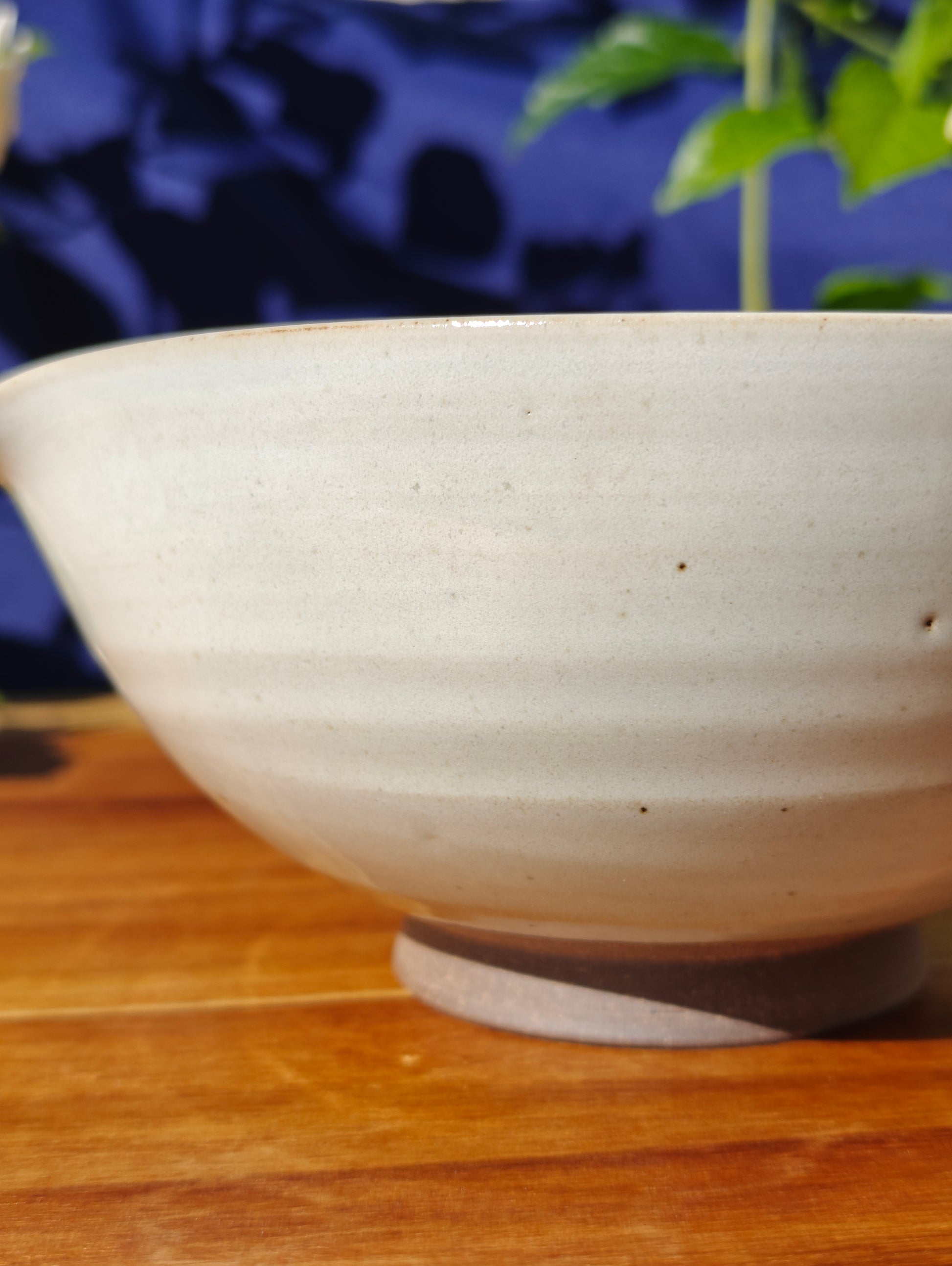 Spouted tea bowl | Rito Aoshima 利陶青嶋
